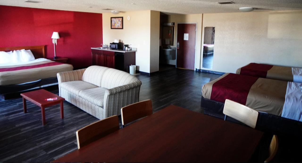 Econo Lodge Inn & Suites Kearney Exterior photo