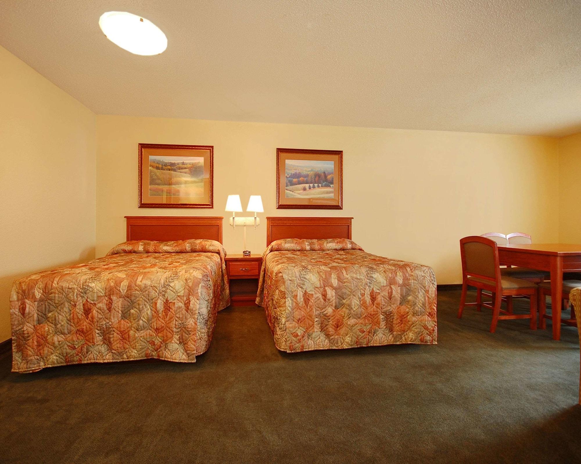 Econo Lodge Inn & Suites Kearney Exterior photo